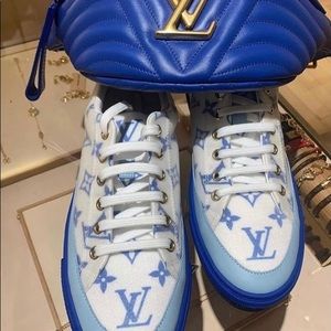 Meet your Posher, Ebony